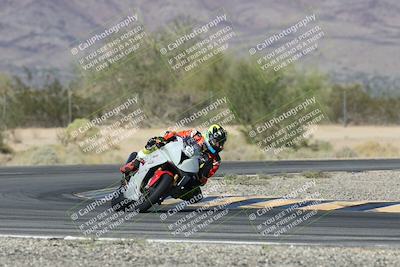 media/Oct-30-2025-Racers Edge (Thu) [[dabbdaf680]]/3-B Group/Session 5 (Turn 6)/